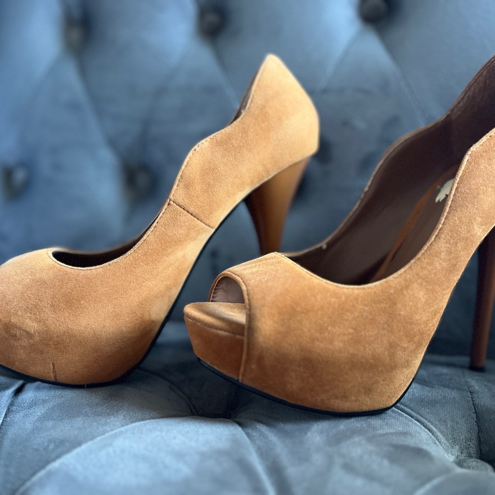 Elegant Tan Peep-Toe Heels